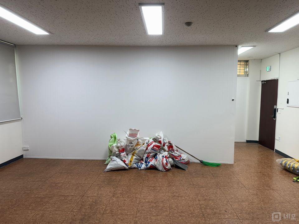 매붕역 역세권 접근성 좋은 도곡동 공실 매물의 2번째 사진