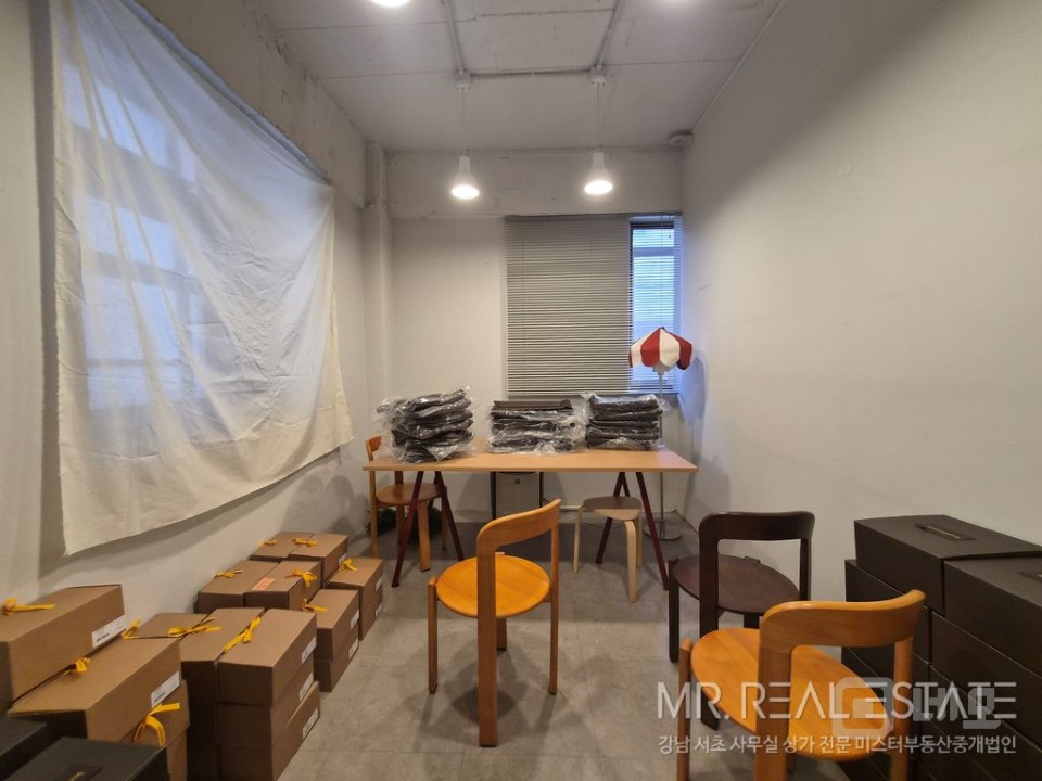 실사진 양재천카페거리 S급인테리어 룸3개 빠른계약예상 매물의 7번째 사진