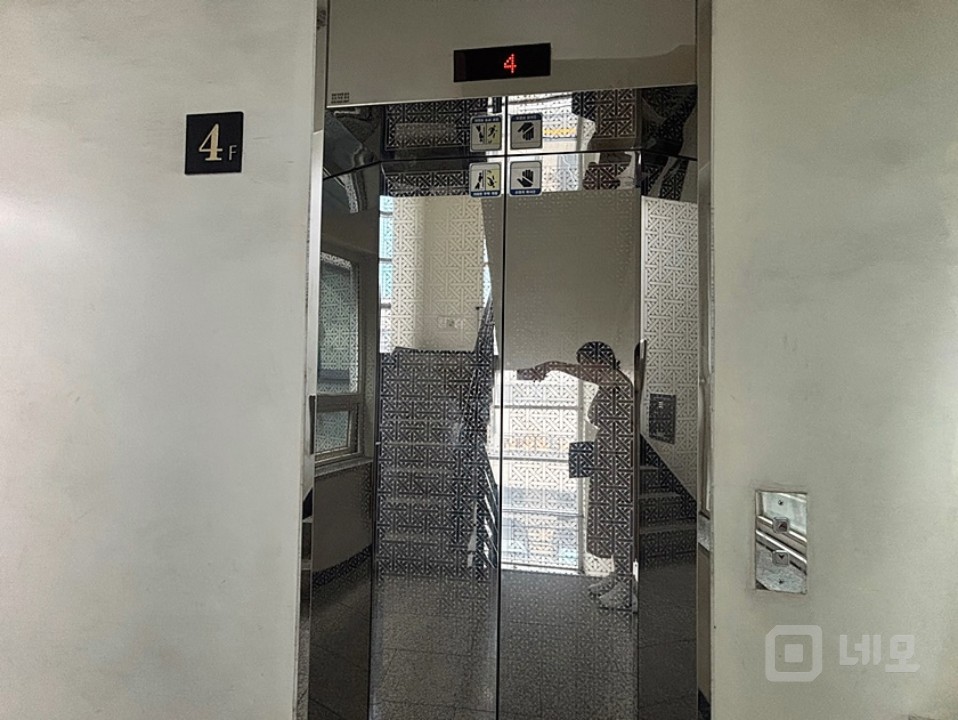 실사진 역삼역4분 풀옵션 엘베 사업자가능 자주식주차 매물의 15번째 사진