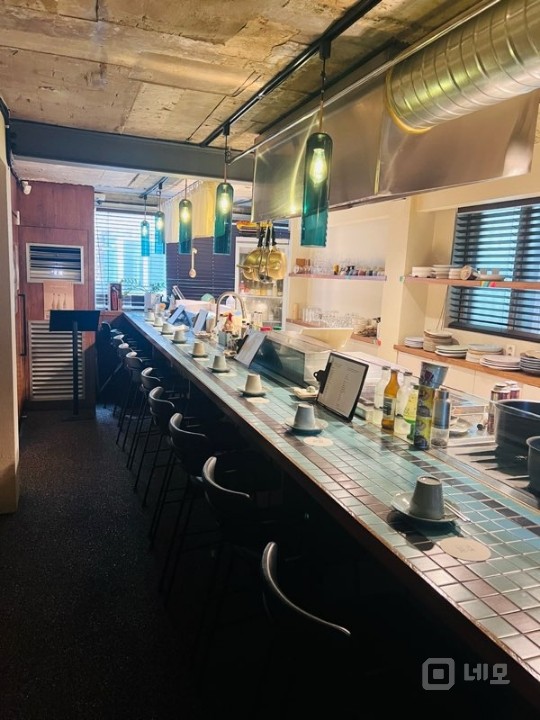 유동인구 많은 뚝섬역세권 1층 상가 매물의 2번째 사진