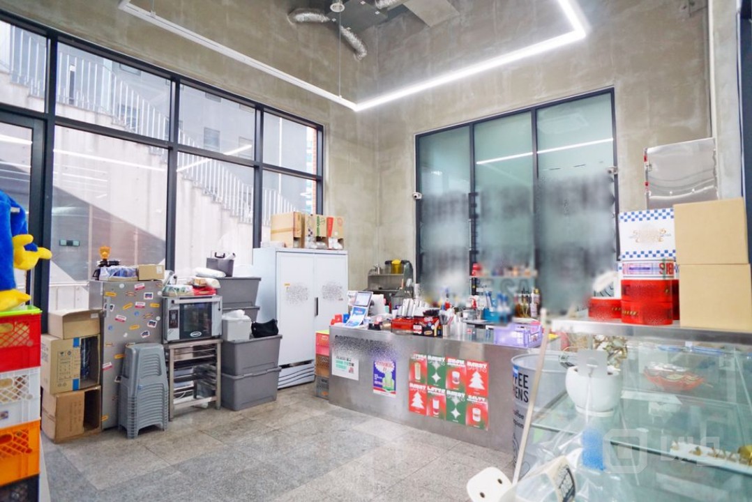 성수동감성 외관, 독점카페자, 무권리 매물의 4번째 사진