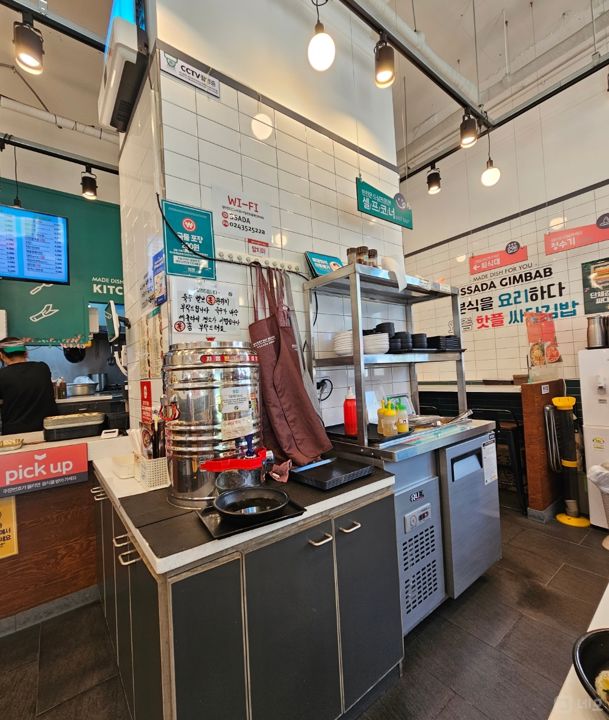 상봉역 앞 초역세권에 위치한 상봉동 1층 분식집 매물의 2번째 사진