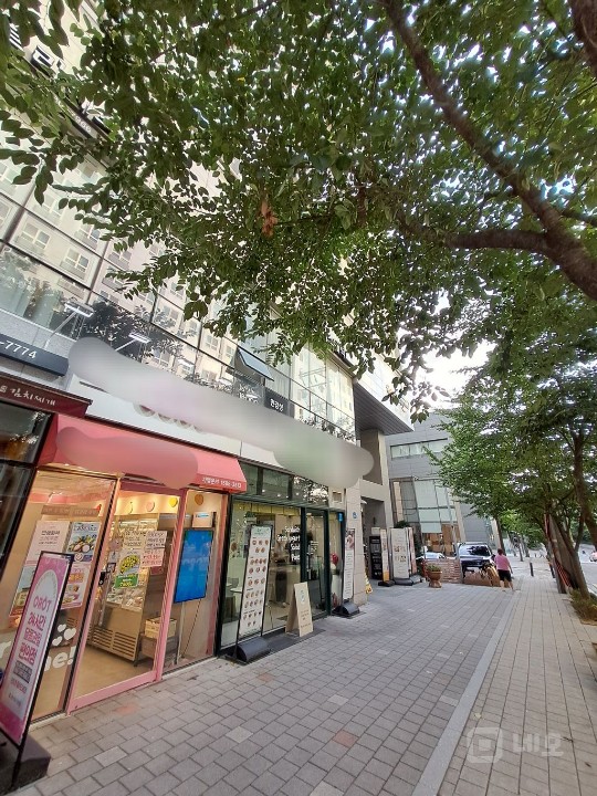 상암 월드컵경기장 마포구청 역세권 오피스 상권 1층 샐러드 카페 매물의 8번째 사진