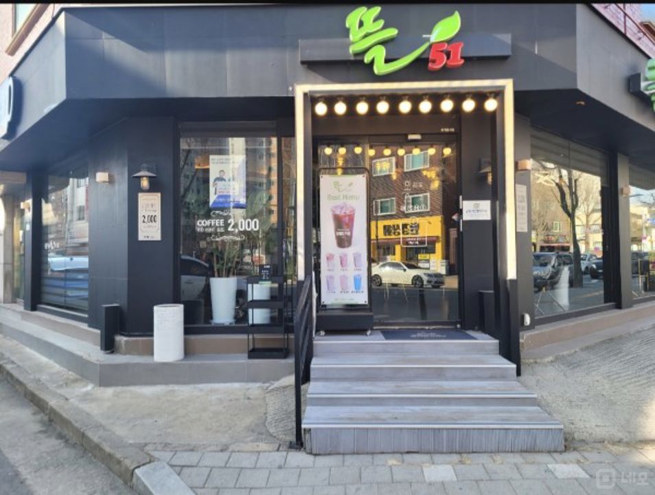 대로변 코너자리, 노출도 좋은 매탄동 카페 매물의 5번째 사진
