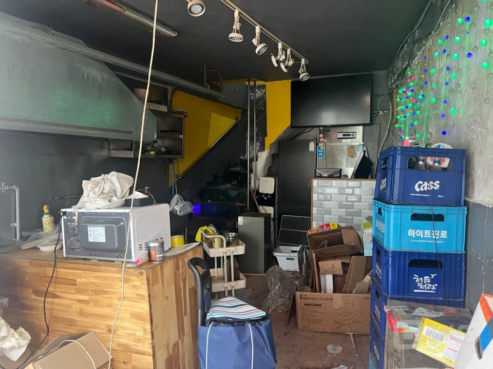 신당역 2번출구 1분거리 1층2층 건물 전체사용가능  매물의 2번째 사진