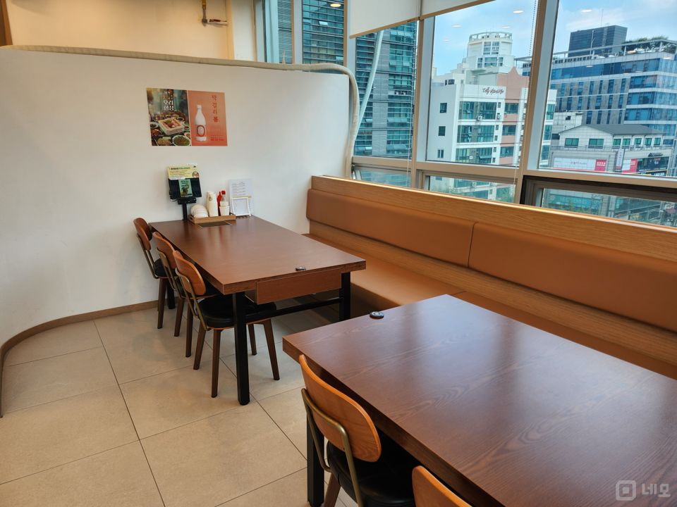 문래동 문래역 역세권, 고급스러운 인테리어, 주방 시설 완비된 한식집 매물의 3번째 사진