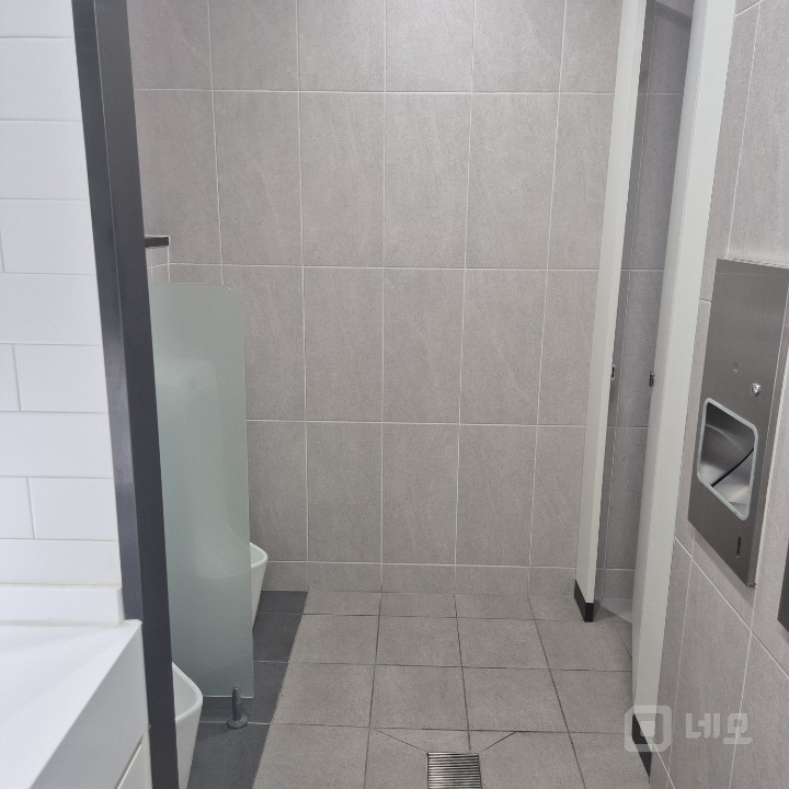 💕삼성동 I 쾌적한 화이트톤 인테리어 I 빠른 계약 예상되는 사무실 매물의 7번째 사진