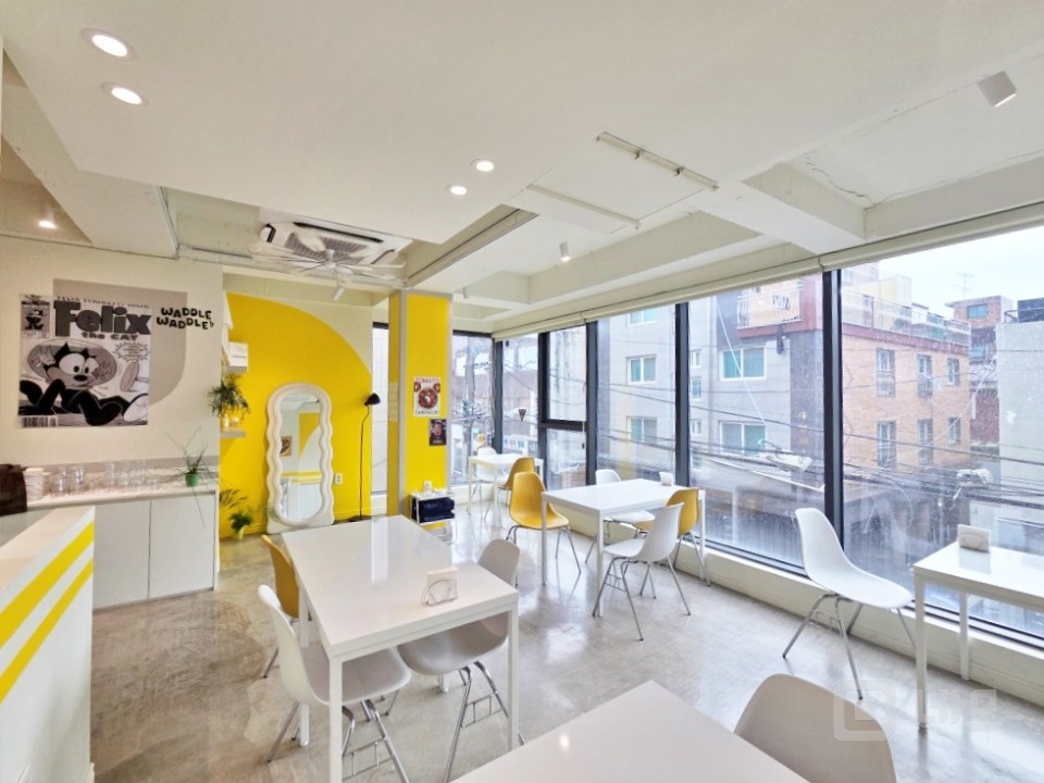 GATE 망원동 망리단길 메인 중심 신축급 건물 2.5층 상가 매물의 4번째 사진