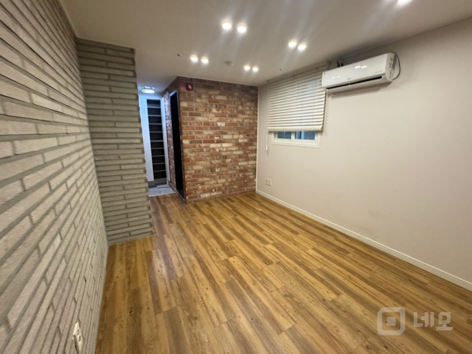 상봉역 도보3분 신축급 저렴한 소형사무실 매물의 1번째 사진