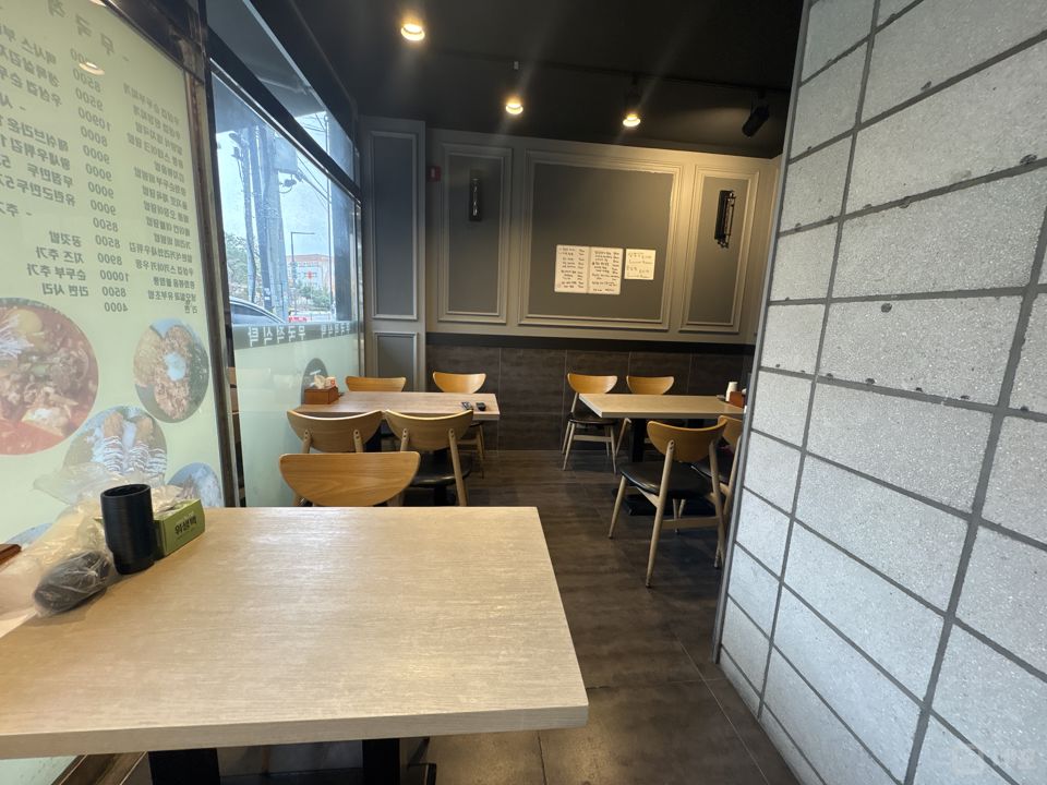 안구 정자동  위치좋은 1층 상가 임대 매물의 1번째 사진
