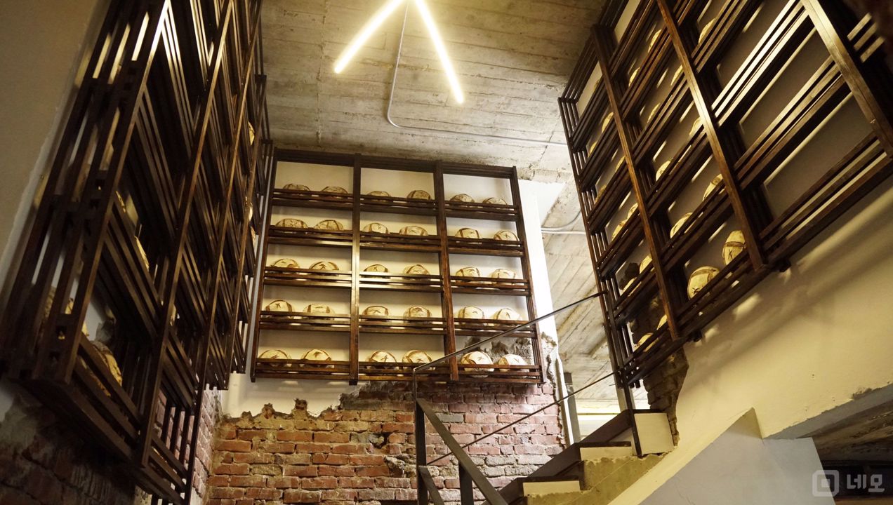 인테리어 및 시설이 깨끗한 성북동 베이커리 매물의 5번째 사진