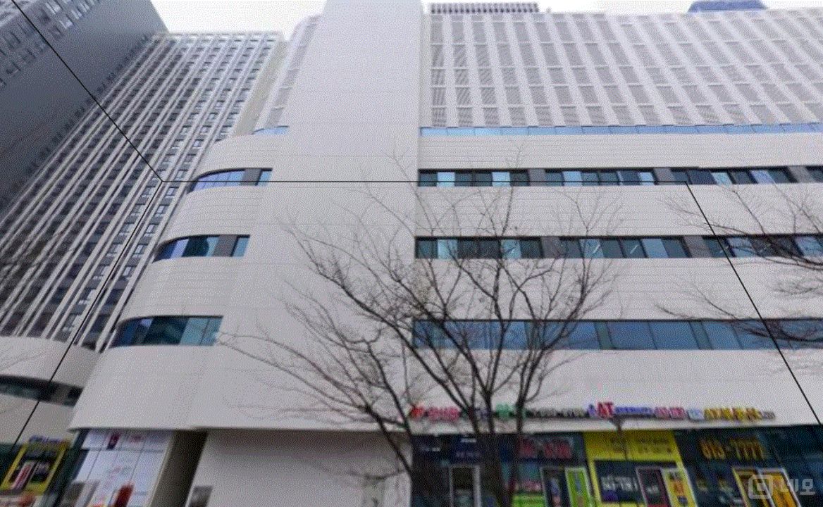 깔끔한 시설, 접근성 좋은 송도동 지식산업센터 내 사무실 매물의 6번째 사진