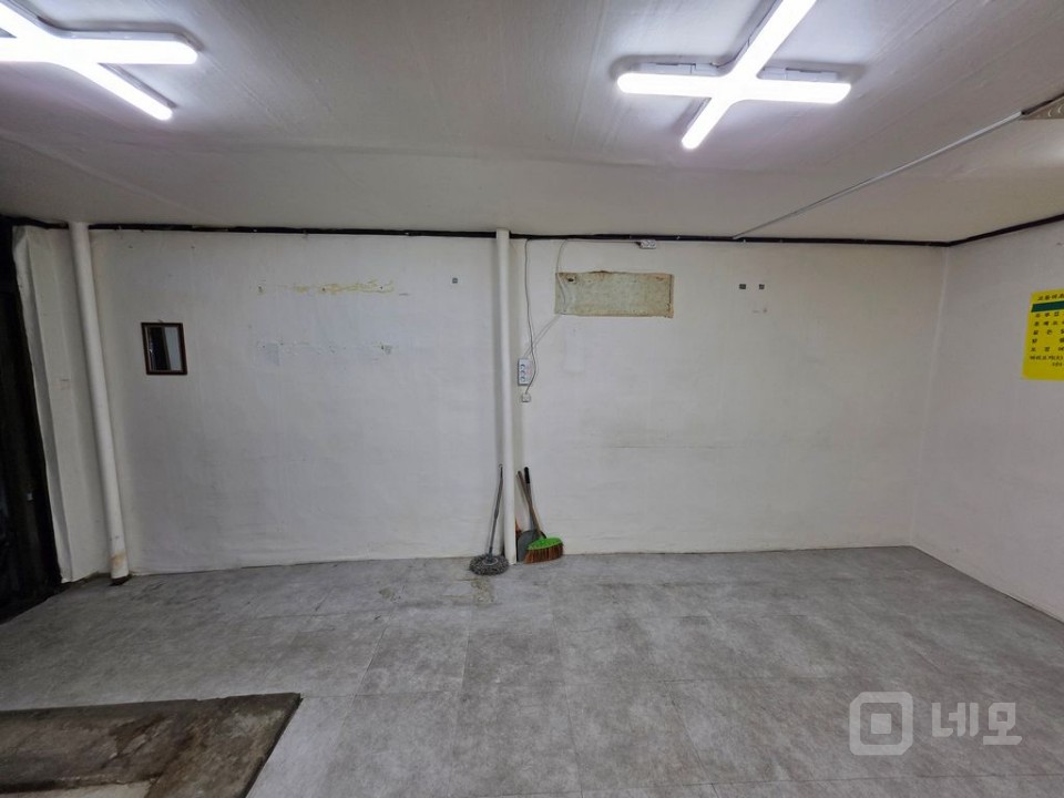 1층상가 피혁및부자재시장 동묘구제시장 등 모든업종가능 권리금 없음 매물의 2번째 사진