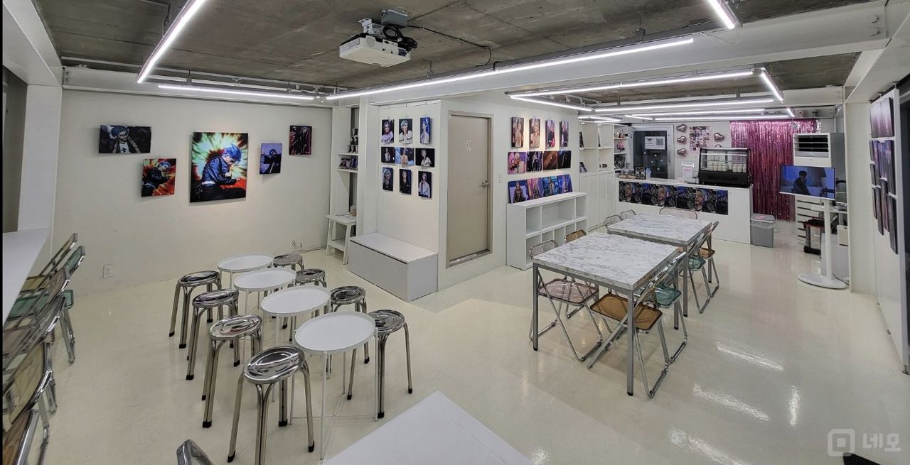 홍대입구역 도보5분 무권리에 가까운 장사 잘되는 카페 매물의 1번째 사진