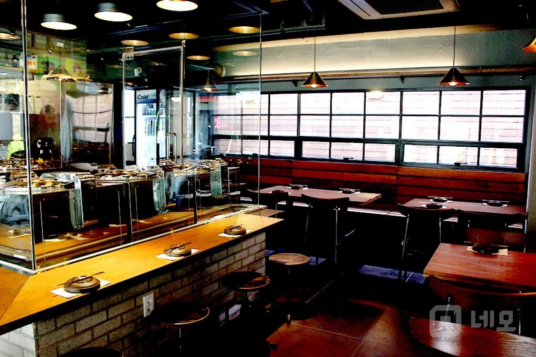 🍷 연남동 핵심라인 1층 주점 임대 – 브랜드 주점/바 창업 최적지! 매물의 2번째 사진