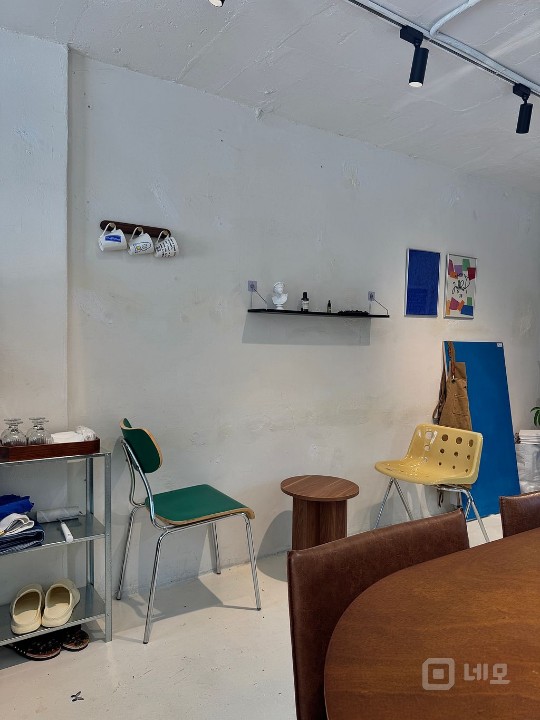 벚꽃길 골목 젠틀몬스터 본사 옆 건물 매물의 5번째 사진