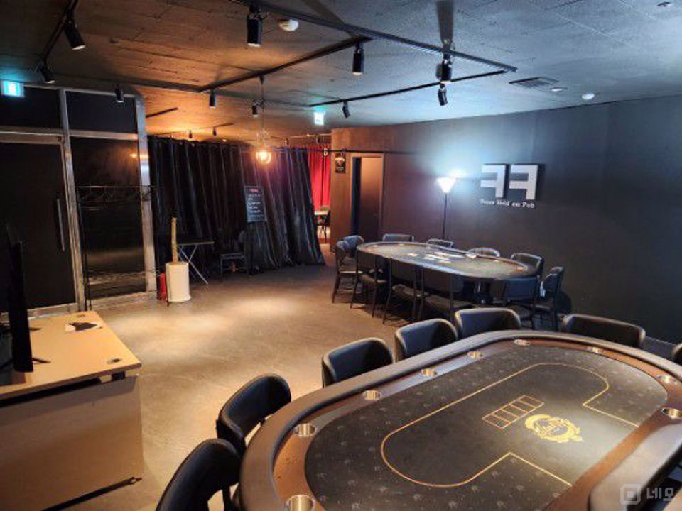 단골 고객 확보, 시설 집기 완비된 길동 홀덤펍 매물의 3번째 사진