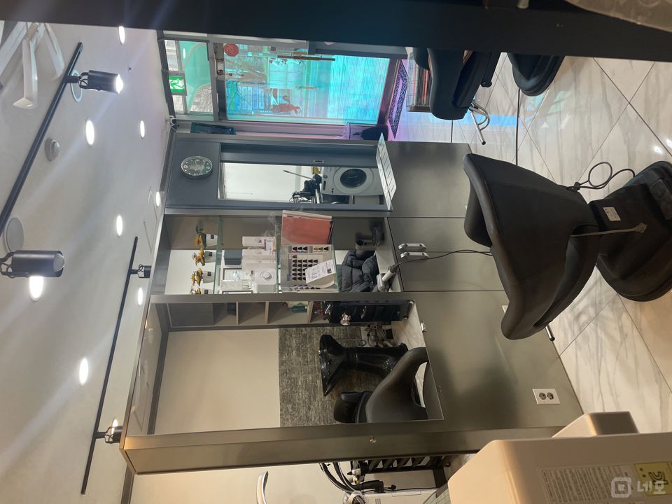 시설집기 포함 인테리어 완비된 고잔동 미용실 매물의 1번째 사진