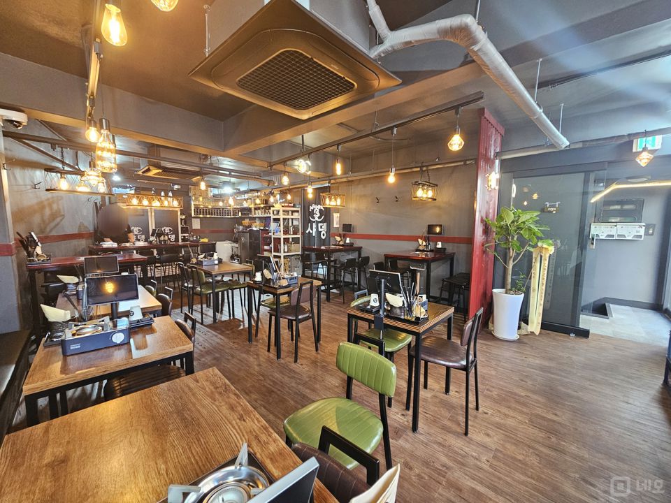 흑석동, 중앙대 앞 대학가 상권에 위치한 술집 매물의 2번째 사진