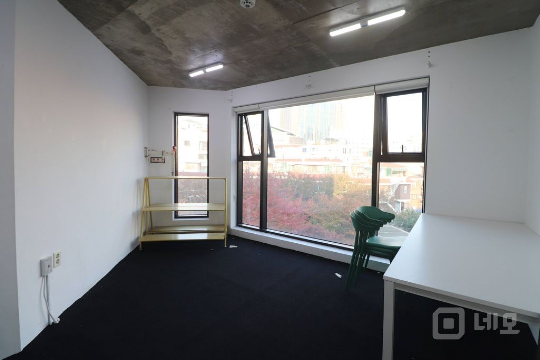 경의선책거리가 보이는 공방추천 소형 사무실 작업실 매물의 1번째 사진