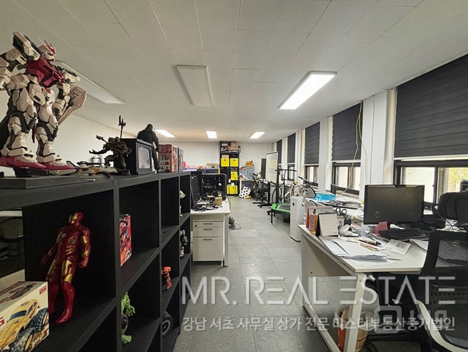 신논현역.역세권.대로변.주차편리.가시성굳 매물의 9번째 사진