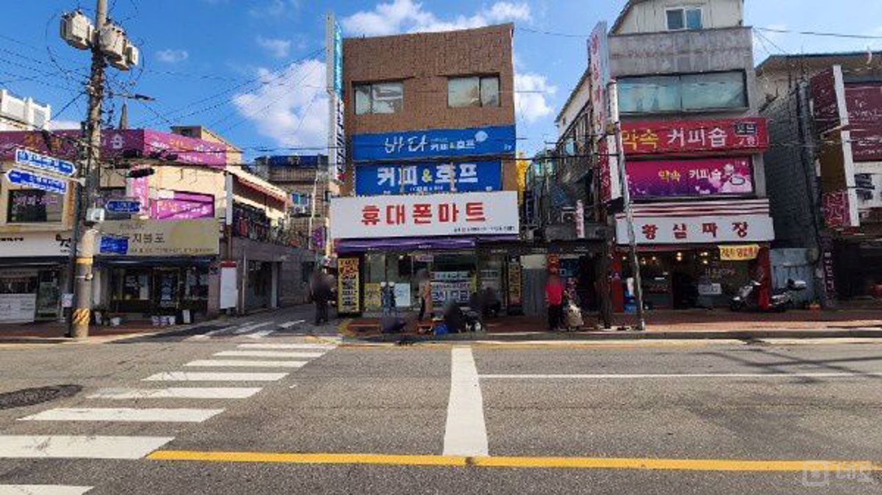 유동인구가 많고 접근성이 좋은 신장동 이동통신점 매물의 7번째 사진