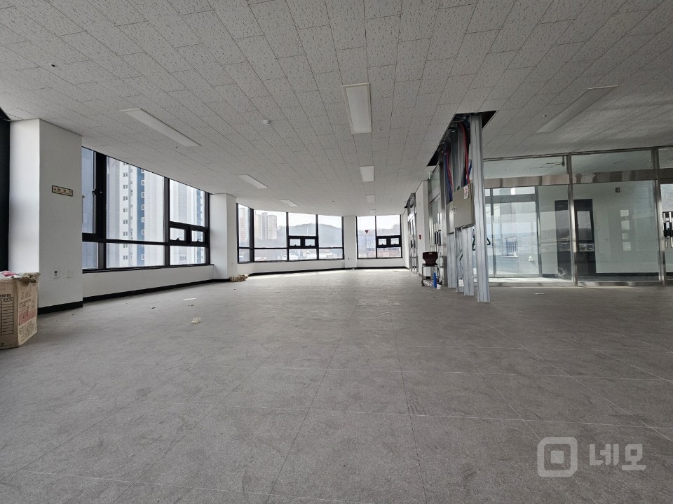 각 층83평 총 4개층까지 사용가능한 신축건물입니다. 병의원 학원추천 매물의 1번째 사진