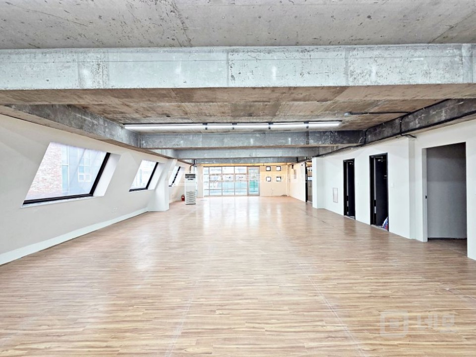 RISE 상수역합정역 인근 가성비좋은 사무실 매물의 6번째 사진