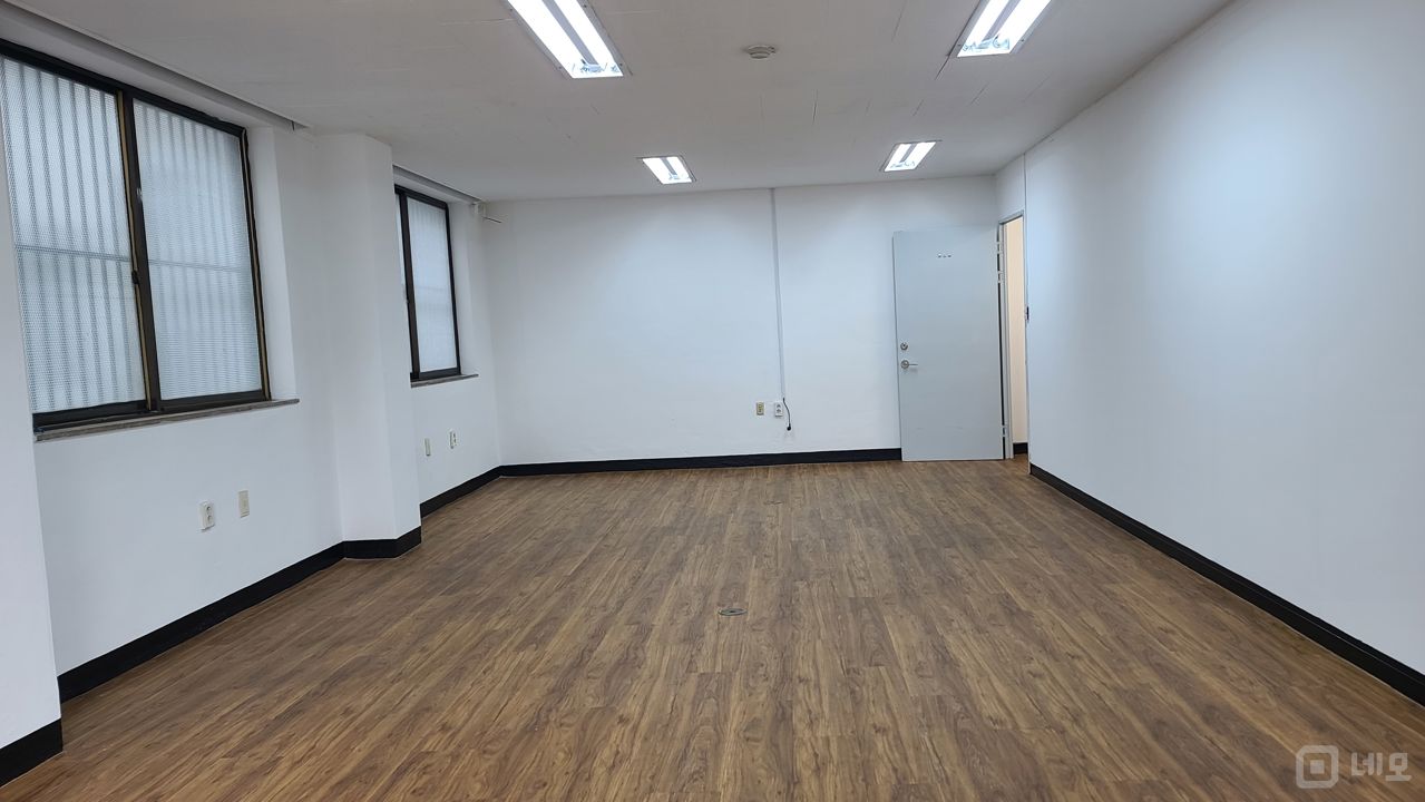 조용하고 아담한 사무실 임대 매물의 1번째 사진