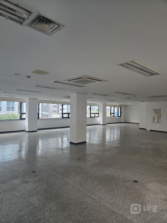 초역세권 대로변 채광좋은 75평 사무실 매물의 5번째 사진