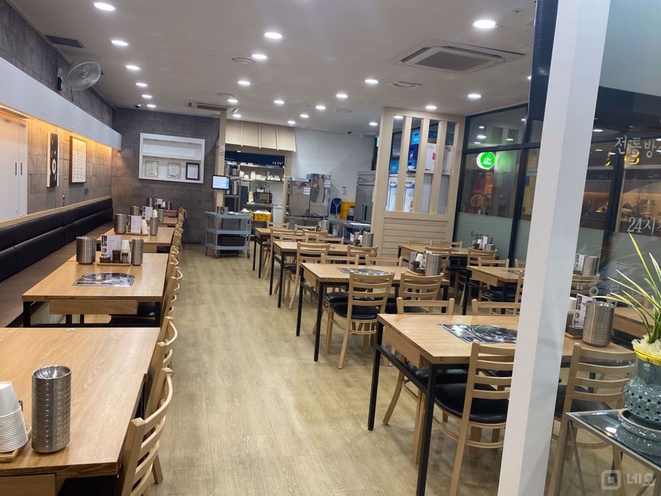 판교 오피스상권 위치, 인테리어 완비, 즉시입주가능한 곰탕전문점 매물의 1번째 사진