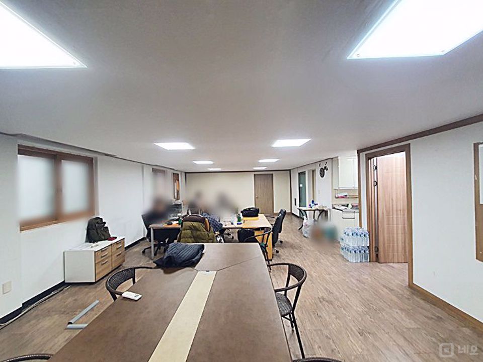 ♣ 합정역 도보5분 36평! 위치좋고 내부깔끔한 가성비 최고사무실!! 매물의 3번째 사진