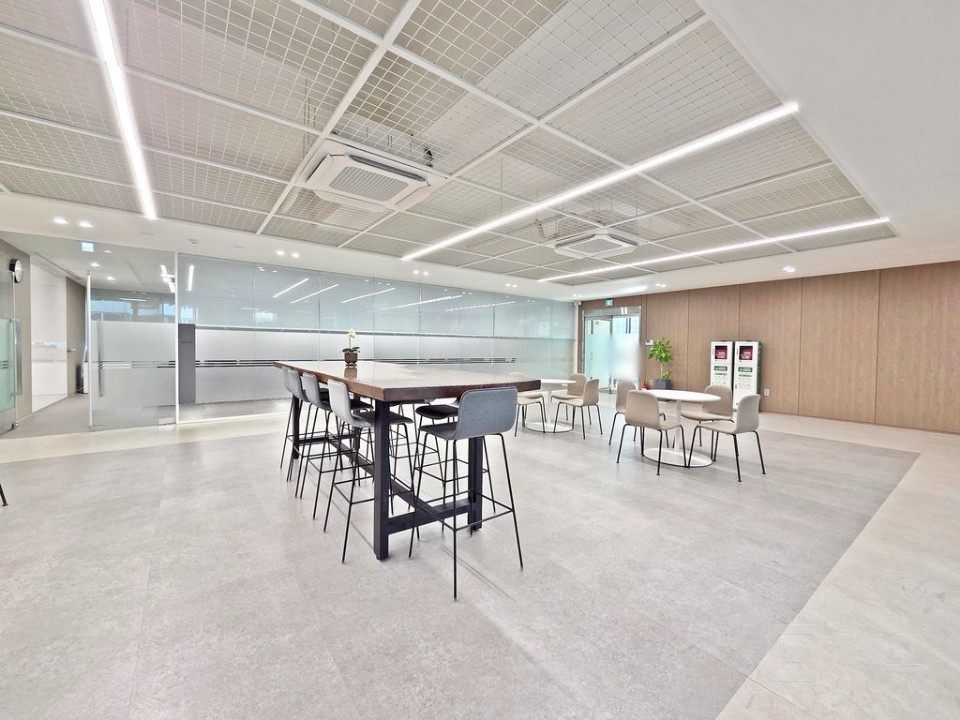 🟧 비현실적인 금액 강남 대로변 대형 오피스가 이 가격에?? 매물의 15번째 사진