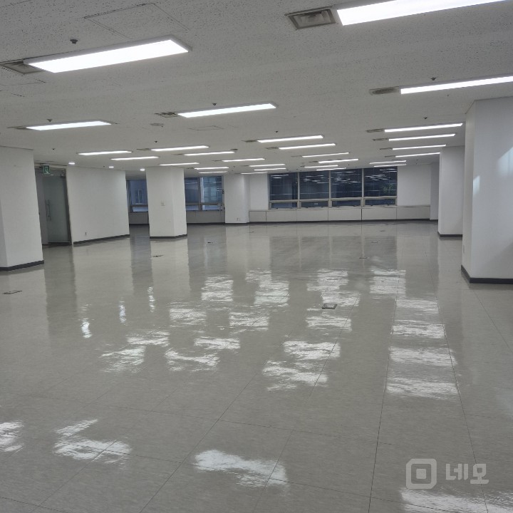 💕삼성동 I 쾌적한 화이트톤 인테리어 I 빠른 계약 예상되는 사무실 매물의 5번째 사진