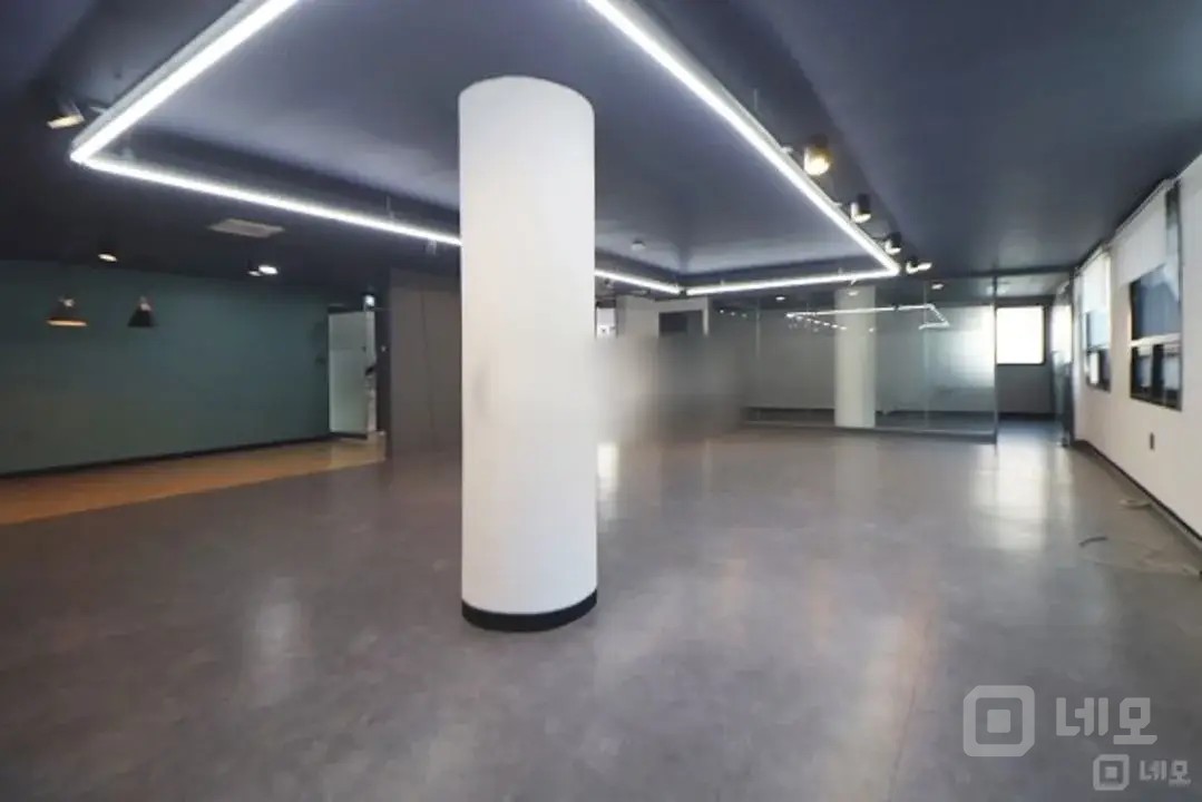 논현역2분.역세권.고급인테리어.룸3탕비홀구조.접근성최상.활용도최상. 매물의 3번째 사진
