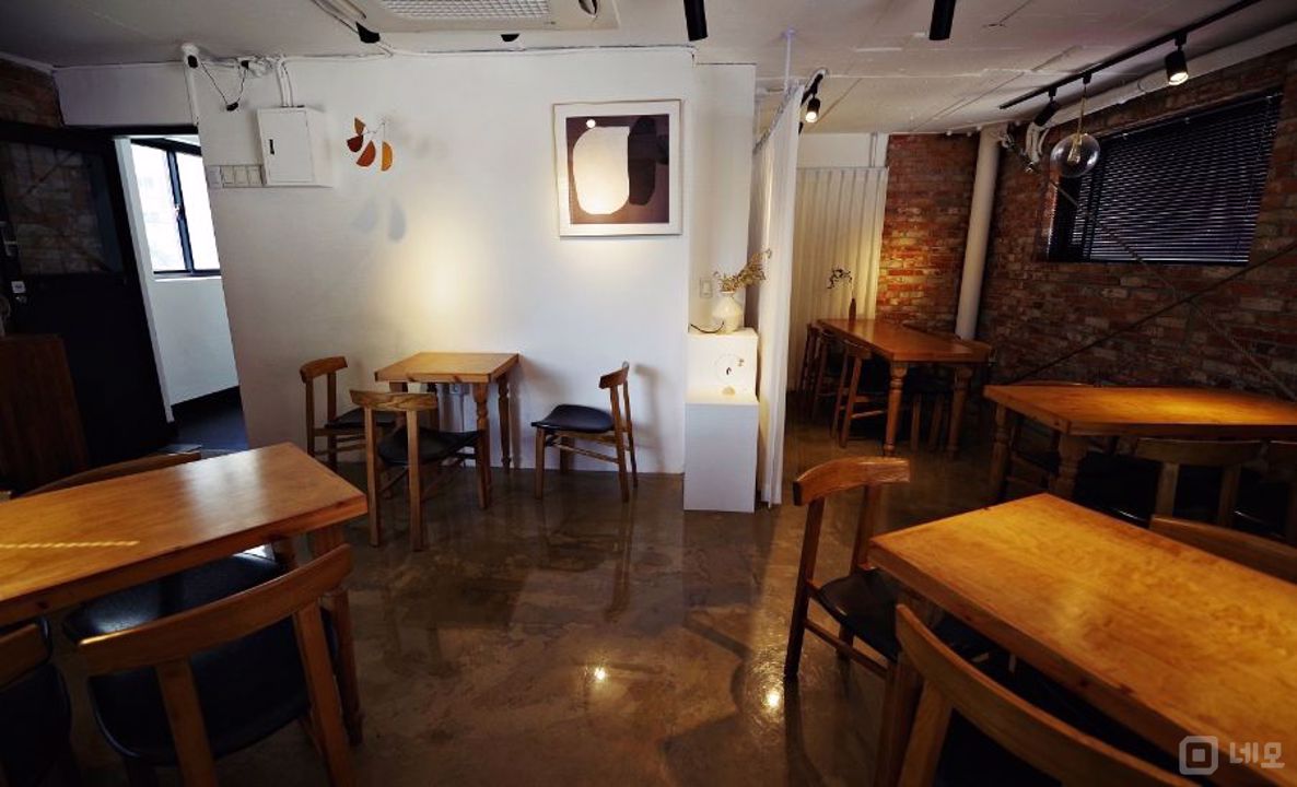 인테리어 완비된, 성수동 통건물 카페 매물의 6번째 사진
