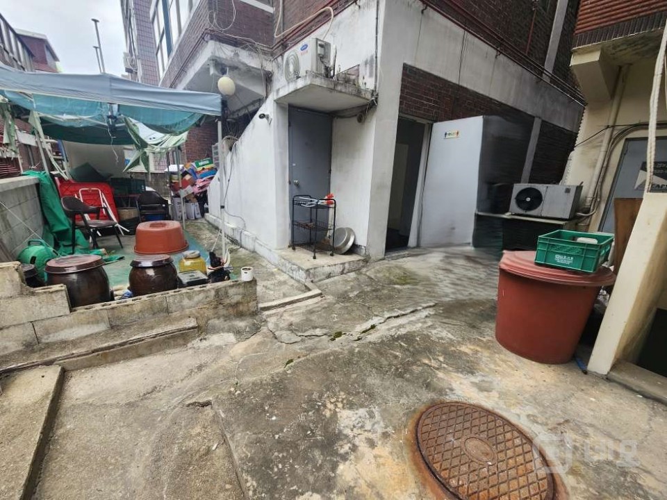 두산아파트 인근 사거리 코너자리 판매점/꽃집/무인점포/네일 등 추천 매물의 5번째 사진