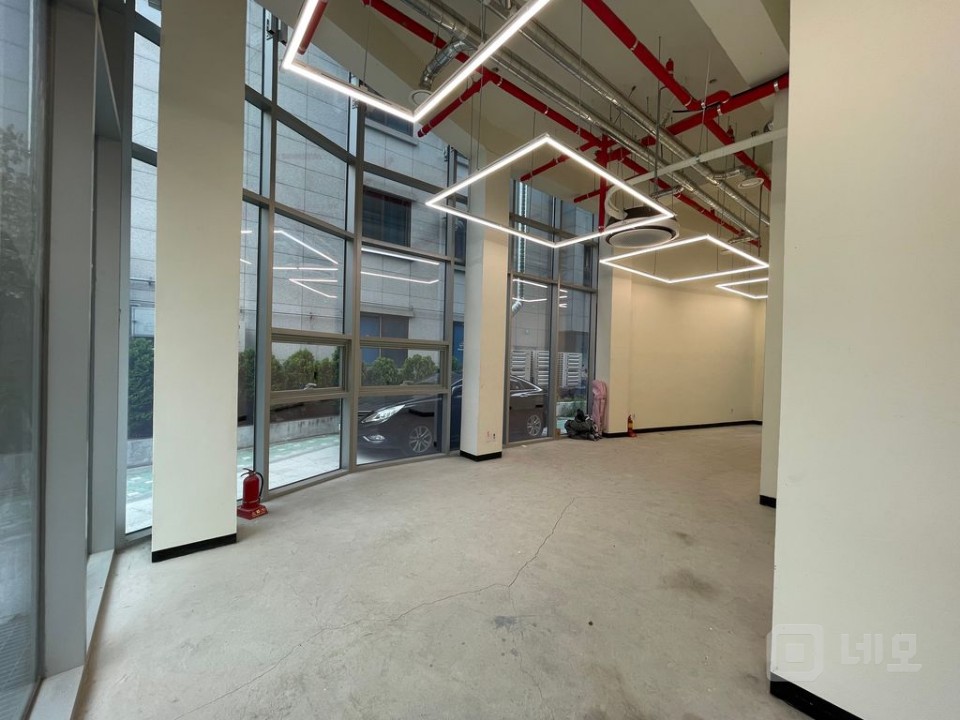 임대료 대폭인하 합니다.. 대로변 무권리 신축 종로구 이화동 1층 상가 매물의 1번째 사진