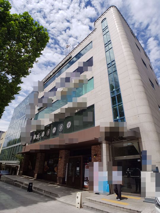 청담역 유명 웨딩 의류점 매물의 1번째 사진