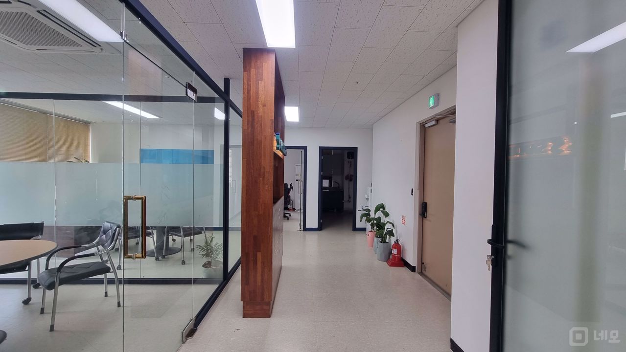 양재역 역세권에 위치한 채광 우수한 사무실 매물의 4번째 사진