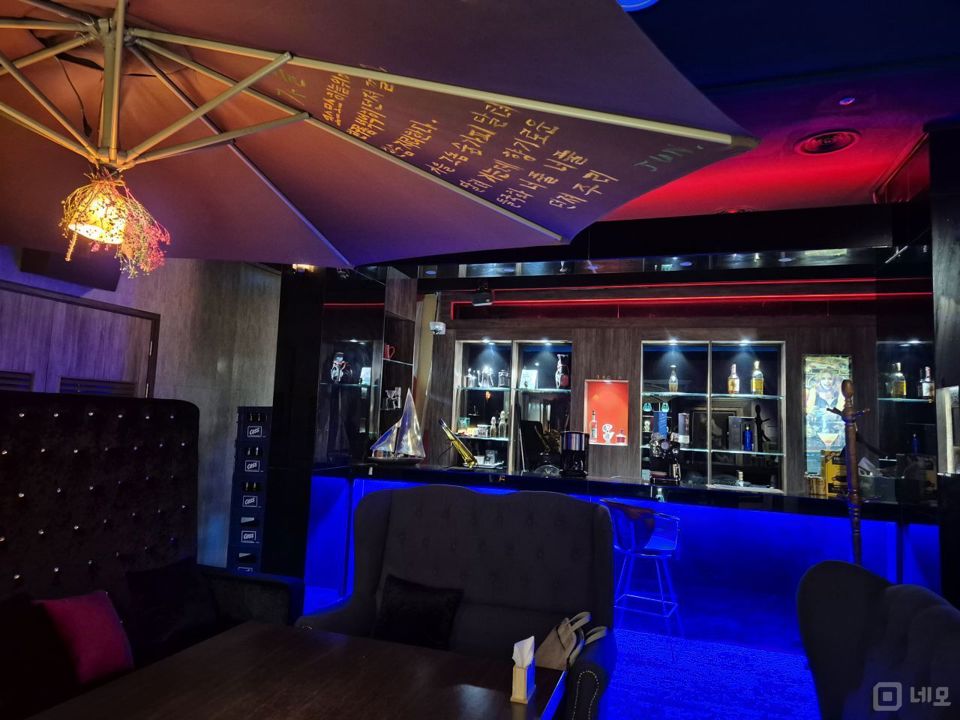 방이동 주목도 높은 대로변 고층 빌딩 110평 라이브 펍 매물의 4번째 사진