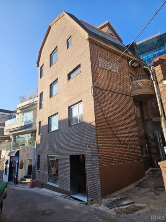 리모델링 완료된 이태원동 1층2층3층 사무실 통임대 매물의 14번째 사진
