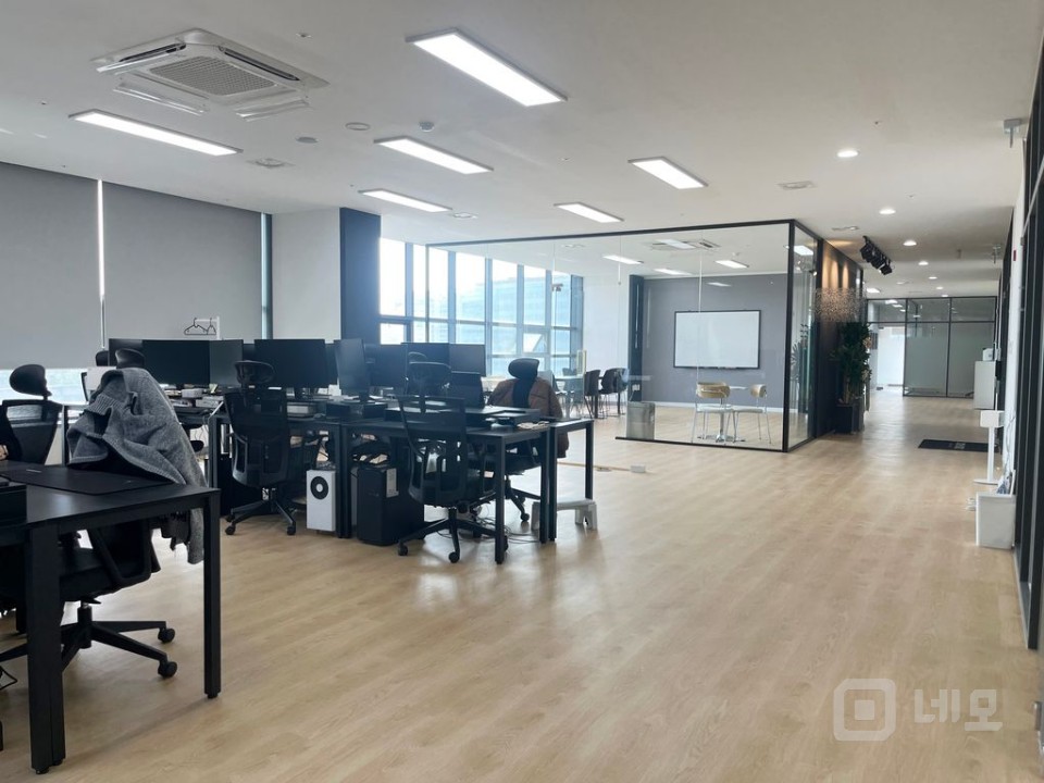 ✅대로변 트인 뷰  마곡동 룸인테리어 대형사무실✅ 매물의 5번째 사진
