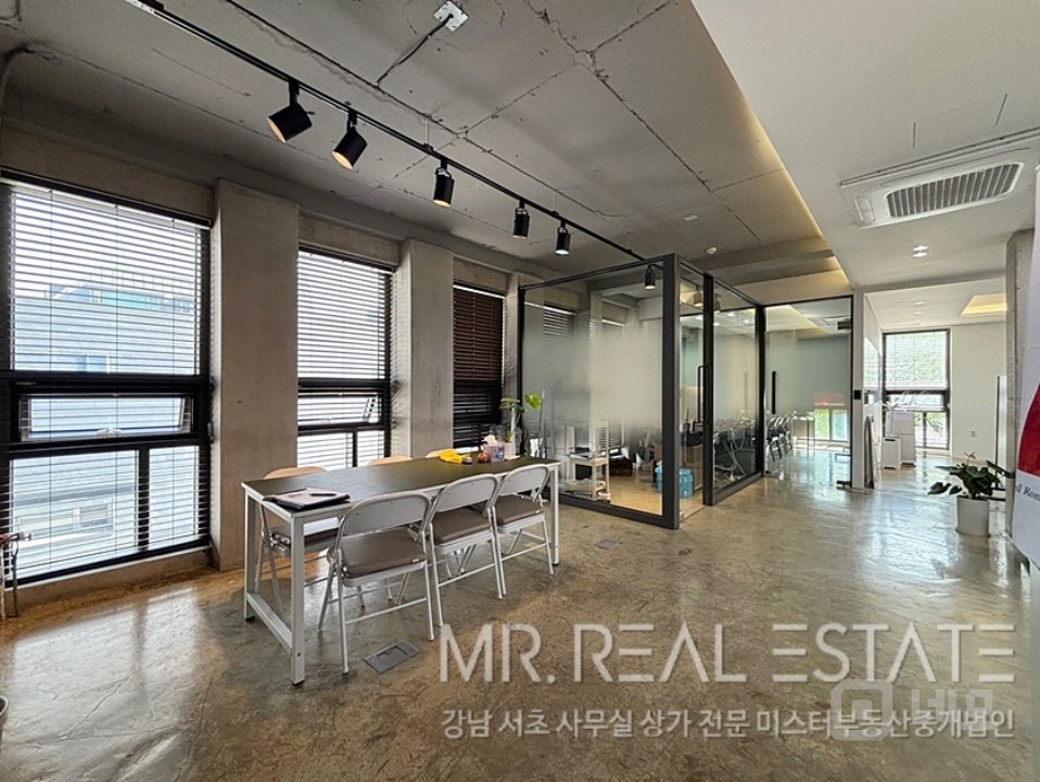 논현역3분초역세권.세련된내외관ACE매물.인테리어완비.지정주차2대 매물의 1번째 사진