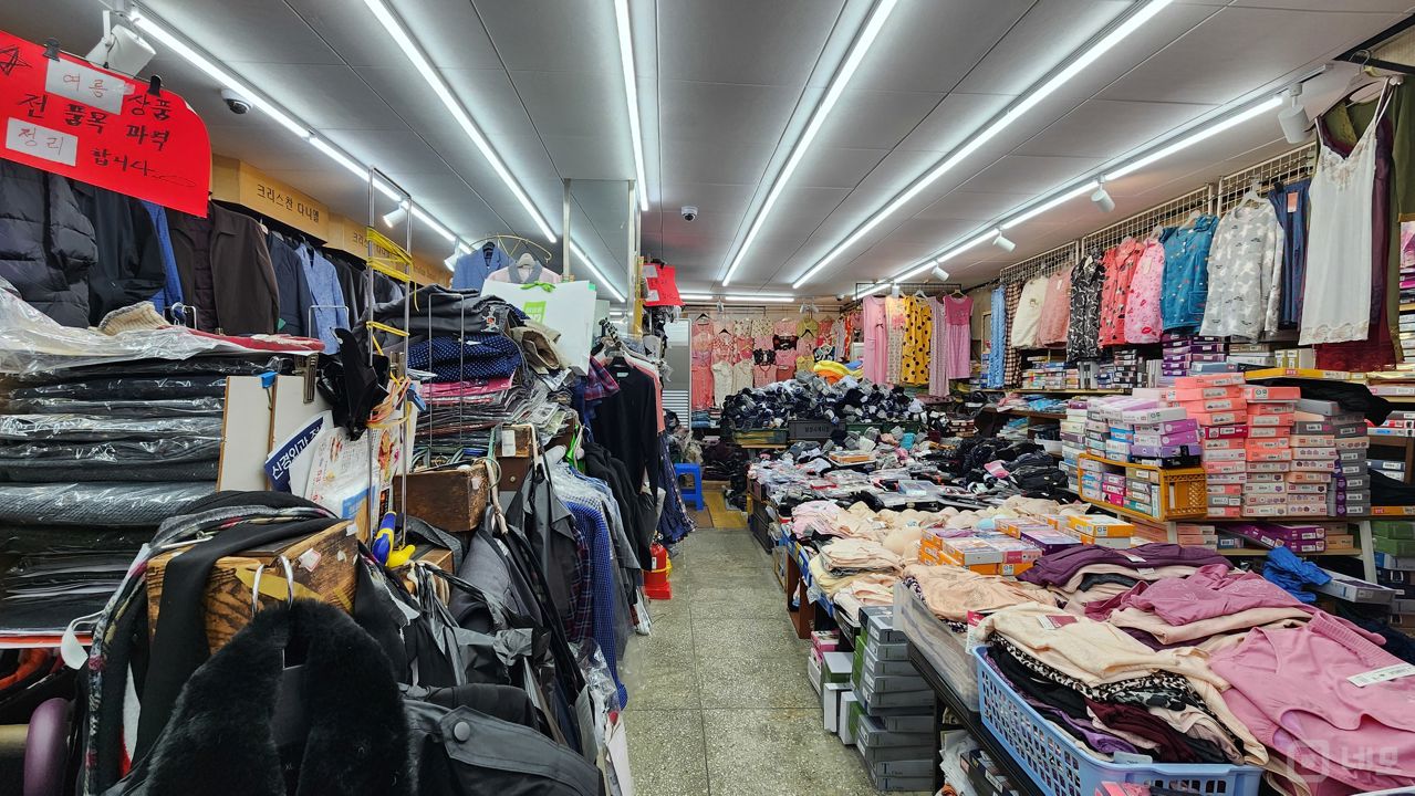 사당동 이수역 초역세권, 유동인구 많은 길목 위치한 의류판매점 매물의 1번째 사진