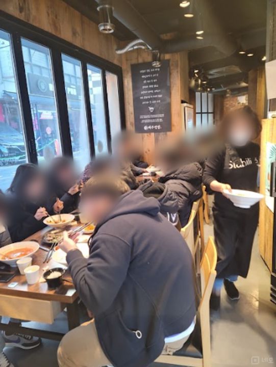 논현역 역세권, 유동인구 많은 사거리 코너 1층 위치한 국수 전문점 매물의 5번째 사진