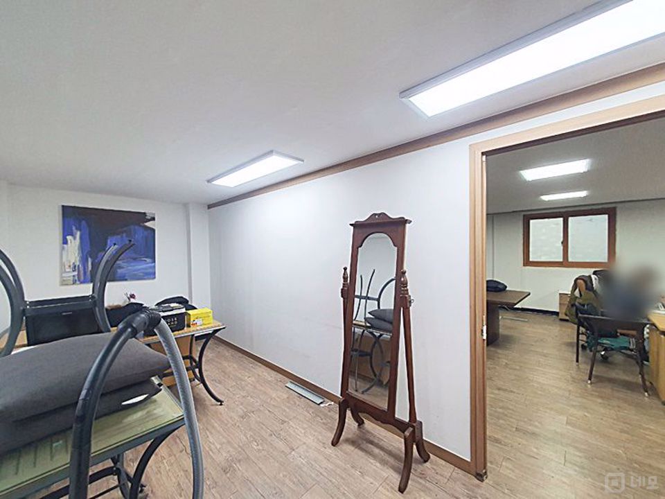 ♣ 합정역 도보5분 36평! 위치좋고 내부깔끔한 가성비 최고사무실!! 매물의 9번째 사진