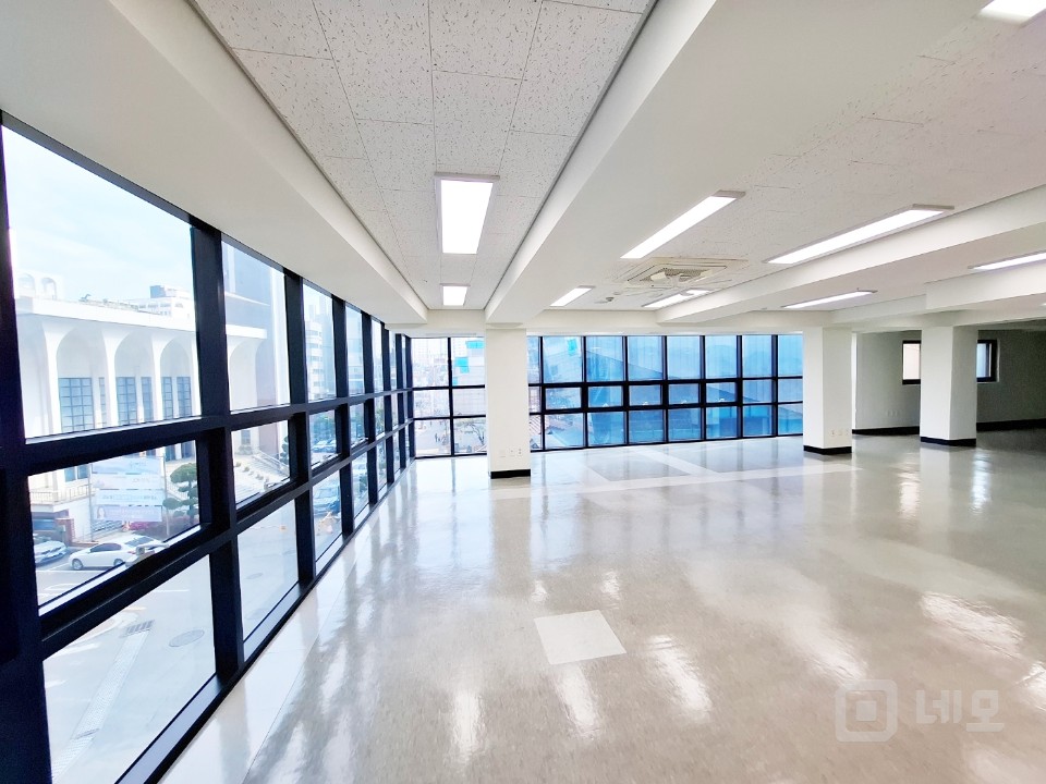 🏢 연남동 프라임 로케이션, 약 444평 대형 오피스 매물의 11번째 사진