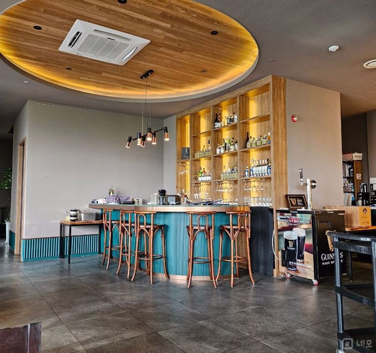 유동인구 많은 여의도역 초역세권 3층 상가 매물의 8번째 사진