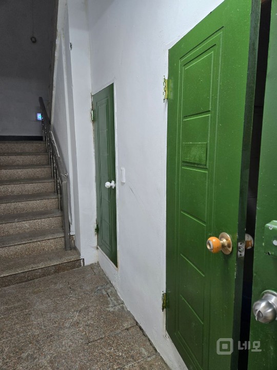 사당역 인접한 넓은 평수 지하 상가 매물의 4번째 사진